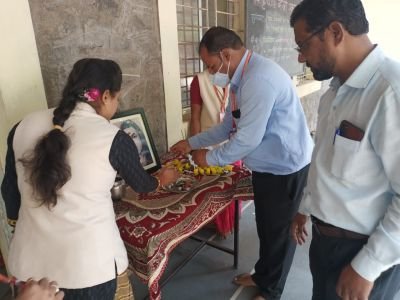 सावित्रीबाई फुले यांची जयंती स्कूल मध्ये साजरी केली
