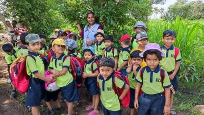 NKVS Abhyaas Kupwad conducted farm visit at Kondage mala
Children enjoyed the farm visit . Children saw farm animals different vegetables fruits trees and well. It was very much interested and informative