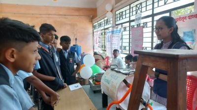 Nav Krishna Valley School English Medium class 6th ,7th,8th,9th standard students visited Lathe Polytechnic College Kupwad to see Science Exhibition Students learnt new concepts & models in exhibition.
 Students enjoyed this activity