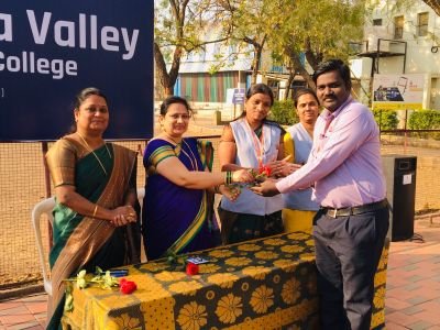 Marathi Bhasa din celebrated in Nav Krishna valley school 