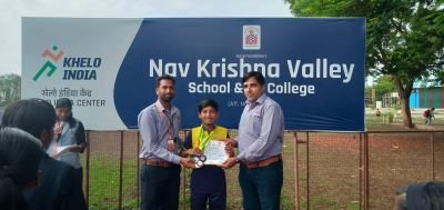 सावली सोशल सर्कल यांच्या सौजन्याने वीर सावरकर चषक( 8जुलै 2023) स्विमिंग कॉम्पिटिशन कोल्हापूर भोगावती या जलतरण तलाव येथे संपन्न झाल्या. त्या स्पर्धेमध्ये नव कृष्णा व्हॅली इंग्लिश मेडियम कुपवाड एमआयडीसी या स्कुलची सहभागी प्राविण्य प्राप्त खेळाडूंची नावे  पुढीलप्रमाणे:
1) हर्षित कुंभार -
1)50मीटर बॅकस्ट्रोक - रजत पदक 
2)50 मीटर बटरफ्लाय - रजत पदक
3) 100 मीटर बॅकस्ट्रोक- कास्य पदक 
4)100 मीटर फ्री स्टाइल -कास्य पदक
2)तेजस्विनी कुंभार-
1)50मीटर ब्रेसस्ट्रोक-रजत पदक 
2)50 मीटर बटरफ्लाय- रजत पदक 
3)50 मीटर फ्री स्टाइल - कांस्य पदक 
3)आयुष कोटे-
1)50 मीटर फ्री स्टाइल - रजत पदक  
2)50मीटर ब्रेसस्ट्रोक-रजत पदक 
4)श्रेयश किनीकर -
1)50 मीटर बटरफ्लाय - कांस्य पदक
5)अदिती कुरणे - सहभाग 
6)राजवर्धन मोरे - सहभाग   या  विद्यार्थ्यांनी घवघवीत यश संपादन करत शाळेचे नाव उंचावले
