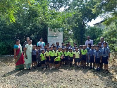 Nkvs mahisal school students visited to nkvs kupwad Botanical garden