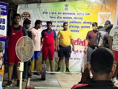 अनुज पाटील  नव कृष्णा व्हॅली स्कूल इंग्रजी माध्यम इयत्ता दहावी शालेय विभागीय वेटलिफ्टिंग स्पर्धेमध्ये *102 किलो वजन गटामध्ये 97 वजन उचलून  प्रथम क्रमांक प्राप्त करून राज्यस्तरीय स्पर्धेसाठी निवड त्याचे हार्दिक हार्दिक अभिनंदन
