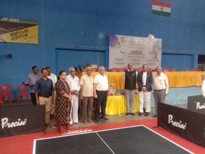 सुरज फाउंडेशन मार्फत 5 वी महाराष्ट्र राज्य रँकिंग टेबल टेनिस स्पर्धेचे उद्घाटन डॉक्टर प्रताप पाटील प्राचार्य वारणा शिक्षण संस्था यांच्या हस्ते उद्घाटन करण्यात आले. यावेळी प्रवीणजी लुंकड सर , एन जी कामत सर ,संगीता पागनीस मॅडम ,श्री अण्णासाहेब उपाध्ये सर व बन्सीकाका ओस्त्वल व आदी मान्यवर.
