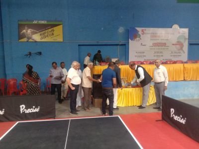 सुरज फाउंडेशन मार्फत 5 वी महाराष्ट्र राज्य रँकिंग टेबल टेनिस स्पर्धेचे उद्घाटन डॉक्टर प्रताप पाटील प्राचार्य वारणा शिक्षण संस्था यांच्या हस्ते उद्घाटन करण्यात आले. यावेळी प्रवीणजी लुंकड सर , एन जी कामत सर ,संगीता पागनीस मॅडम ,श्री अण्णासाहेब उपाध्ये सर व बन्सीकाका ओस्त्वल व आदी मान्यवर.
