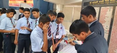 Enkrish प्रायव्हेट लिमिटेड सांगली व इंटॅक्ट रेस प्रायव्हेट लिमिटेड यांच्या संयुक्त विद्यमाने नव कृष्णा व्हॅली स्कूल कुपवाड प्रस्तुत कृतीतून विज्ञान हे प्रदर्शन व सायन्स शो यांचे उद्घाटन दिनांक 10 ऑगस्ट रोजी पुष्प आनंद हॉल कच्ची जैन भवन राम मंदिर येथे संपन्न झाले