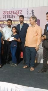 18 एप्रिल ते शनिवार दि.19 एप्रिल या दरम्यान सांगलीमध्ये संपन्न झालेल्या 1st ALL INDIA FIDE RAPID RATING TOURNAMENT organised by Progressive Chess Academy Sangli 
खासदार चषक 2025*या स्पर्धेमध्ये नव कृष्णा व्हॅली स्कूल इंग्रजी माध्यमांमधील इयत्ता सातवी मधील *श्रीनिधी जयप्रकाश भोसले हिने उत्कृष्ट सांगली महिला खेळाडू मध्ये द्वितीय क्रमांक पटकावला आहे. तसेच इयत्ता दहावी मधील जयेश जयप्रकाश भोसले याने सतरा वर्ष वयोगटांमध्ये पाचवा क्रमांक मिळाला आहे. याकरिता संस्थेमार्फत या विद्यार्थ्यांचे खूप खूप अभिनंदन
