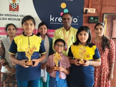 Shri Karamble, Dhanvantari Karamble & Rugvedi Nalavade have won ' The Best Performance' Awards in National level Abacus Competition. Congratulations!