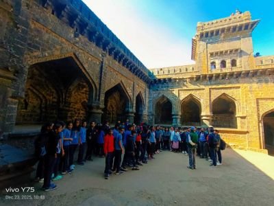 Nav Krishna Valley School one day school trip 