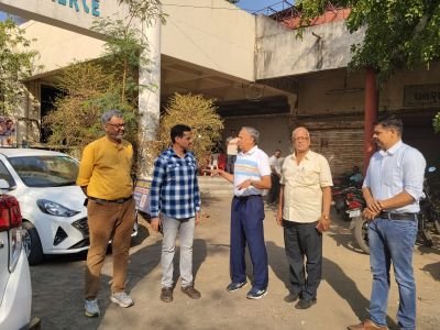 सुरज  फिडे  रॅपिड रेटिंग ओपन चेस टूर्नामेंटचे उद्घाटन सांगली जिल्हा पोलीस कार्यालयाचे एस पी संदीप घुगे साहेब यांच्या हस्ते झाले याप्रसंगी प्रवीणजी  लुंकड अध्यक्ष सुरज फाउंडेशन व प्रमोद चौगुले आर्किटेक इंजिनियर सांगली तसेच कुपवाड पोलीस कार्यालयाचे प्रमुख आनंदराव घाटगे साहेब आदी मान्यवर उपस्थित होते