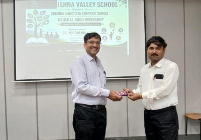 During today's Kaushal bodh training Session Mr. Kiran Lote sir is specially appriciated for his beautiful handwriting  & the way he wrote certificates Great 