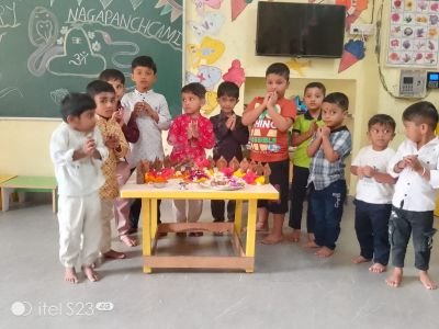 Panchami Celebration @ Abhyaas kalanager

Nag Panchami was celebrated with great enthusiasm and joy. The celebration introduced children to the cultural significance of the festival in a simple and age-appropriate manner.

