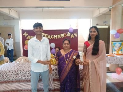Teachers day celebrated in school